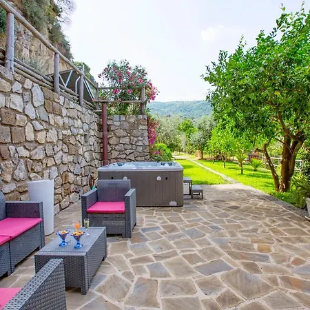 Eterea Charming Bed and breakfast 4*