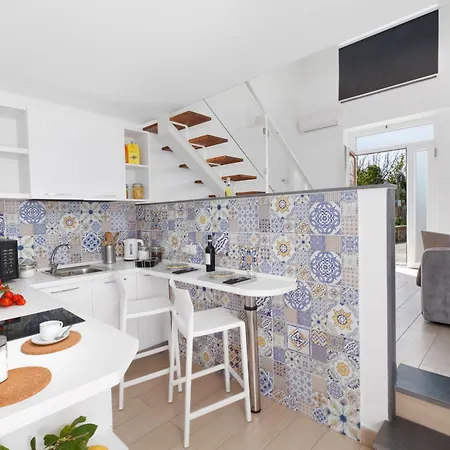 Oda ve Kahvaltı Eterea Charming 3*